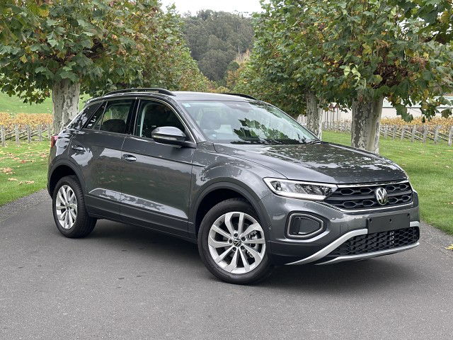 2025 Volkswagen T-Roc Life