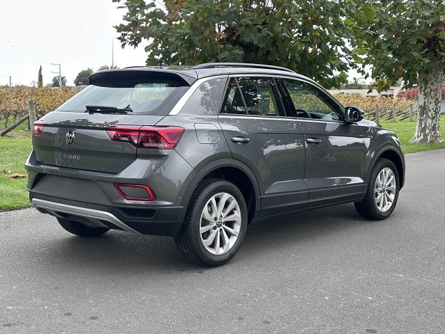 2025 Volkswagen T-Roc Life