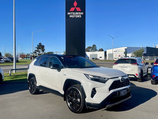 2024 Toyota RAV4 XSE 2.5PH/4WD/HD