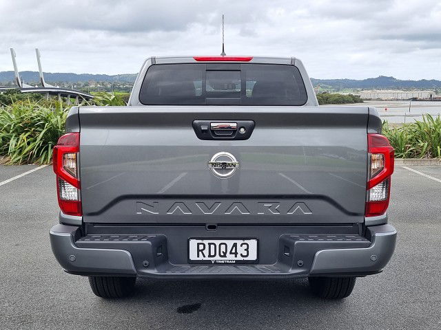 2025 Nissan Navara St-X/2.3 DIESEL/4Wd/7 SPEED AUTO