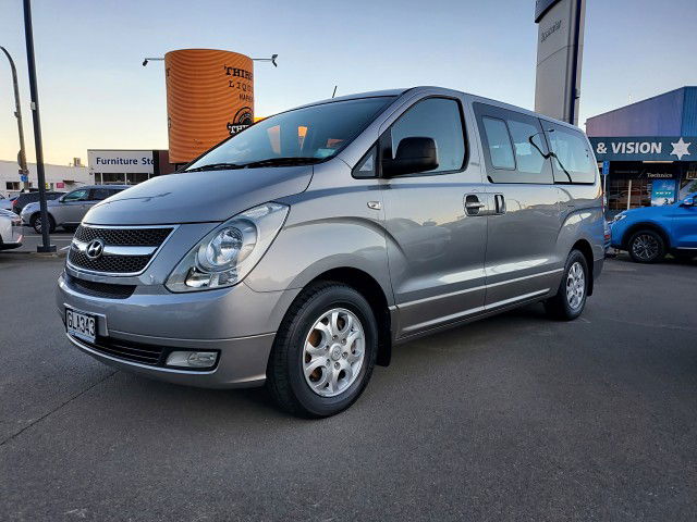 2012 Hyundai iMax Coach 8 Seater 2.4 Auto NZ New