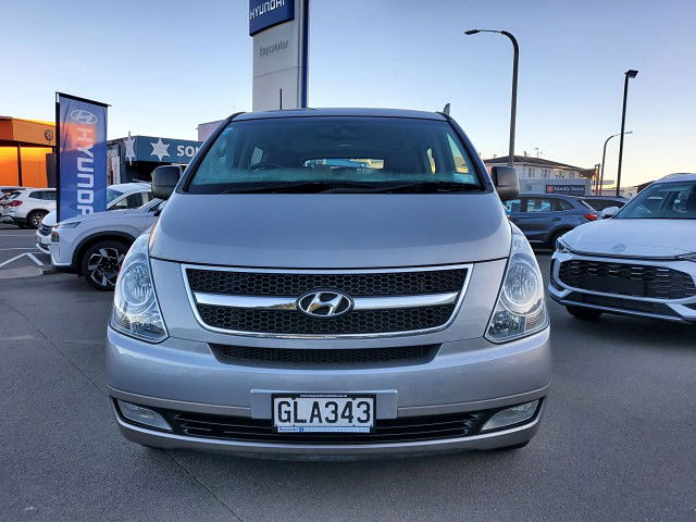 2012 Hyundai iMax Coach 8 Seater 2.4 Auto NZ New