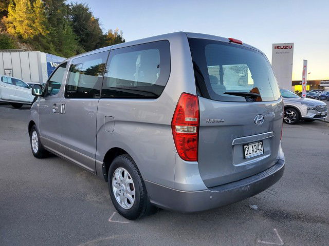 2012 Hyundai iMax Coach 8 Seater 2.4 Auto NZ New