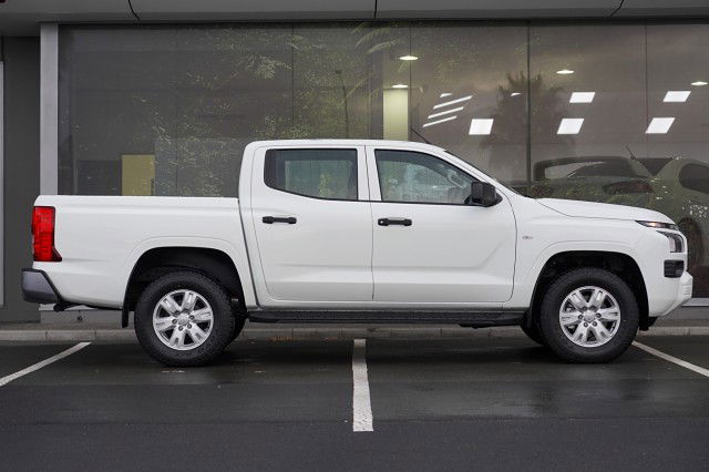 2025 Mitsubishi Triton GLX 4WD DIESEL BI-TURBO UTE