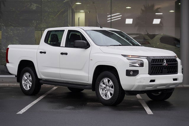 2025 Mitsubishi Triton GLX 4WD DIESEL BI-TURBO UTE