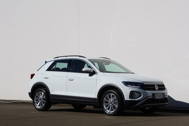2024 Volkswagen T-Roc 2WD TSI Life