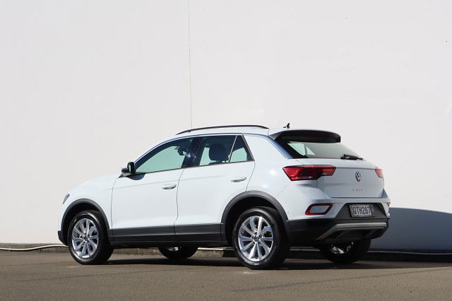 2024 Volkswagen T-Roc 2WD TSI Life