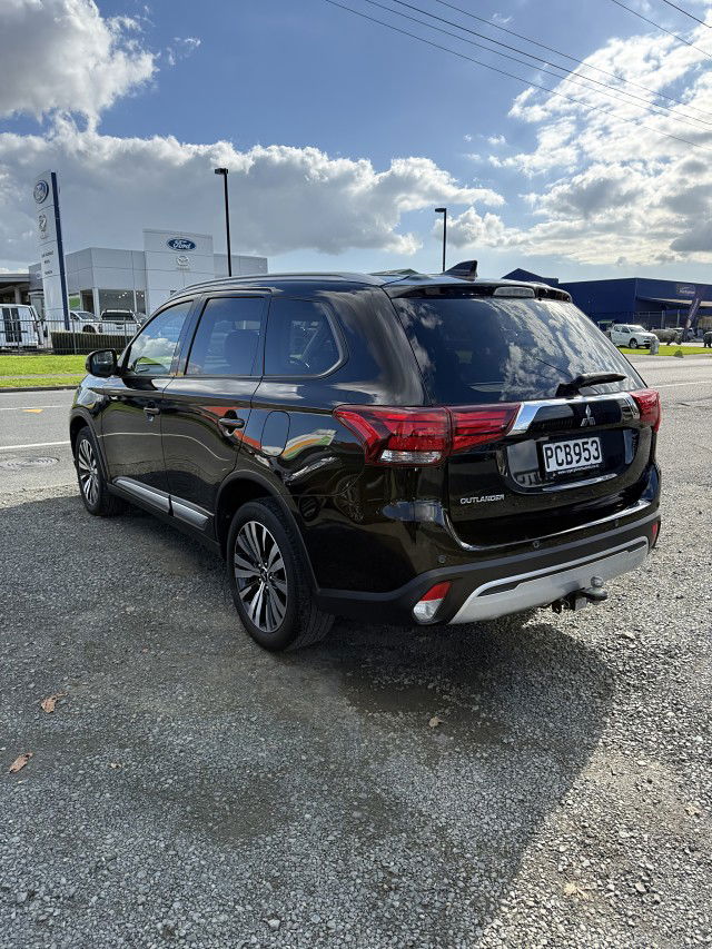 2022 Mitsubishi Outlander LS 2.4P CVT