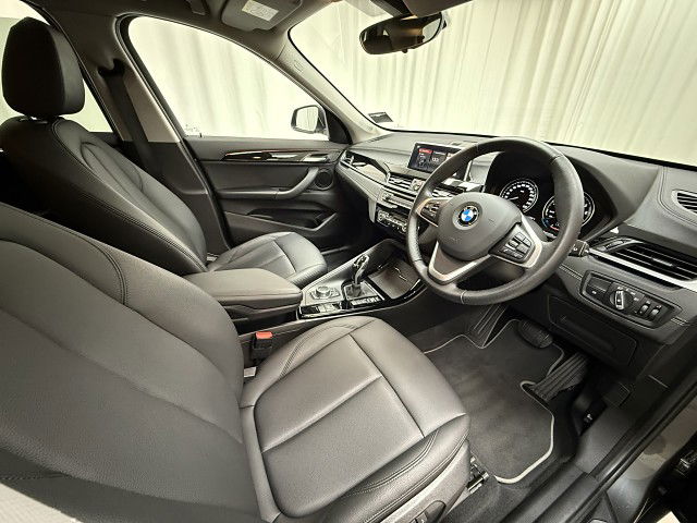 2021 BMW X1 sDrive18i xLine + Comfort