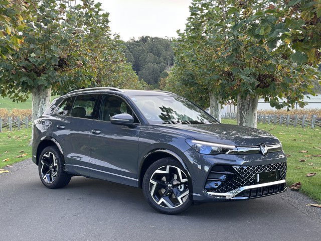 2025 Volkswagen Tiguan R-Line 2WD