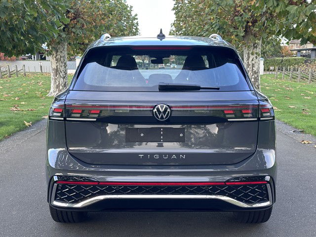 2025 Volkswagen Tiguan R-Line 2WD