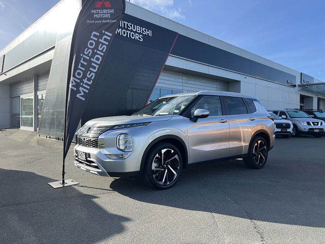 2023 Mitsubishi Outlander XLS 2.5P/4WD/CVT