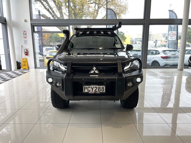 2022 Mitsubishi Triton Dc Glsb 4Wd 6At 2.4D