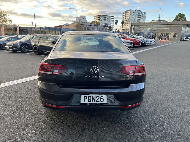 2022 Volkswagen Passat Business 2.0L 140Kw  NZ New