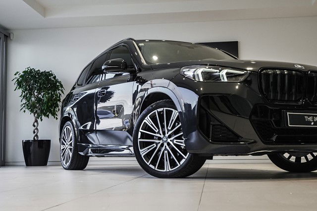2023 BMW iX1 xDRIVE30 M Sport