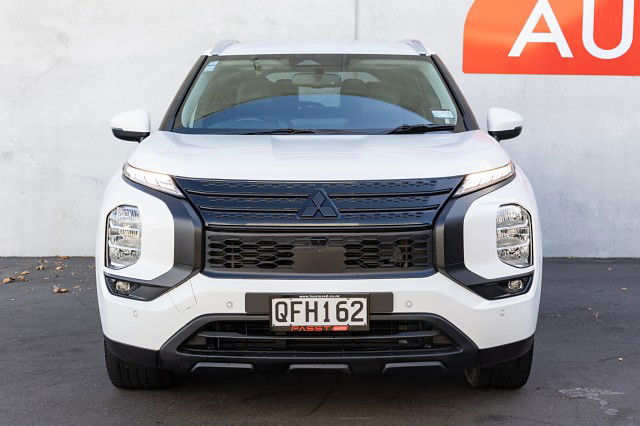 2023 Mitsubishi Outlander XLS 2.5P/CVT