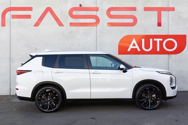 2023 Mitsubishi Outlander XLS 2.5P/CVT