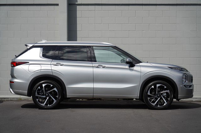 2025 Mitsubishi Outlander 2.5P VRX 2WD