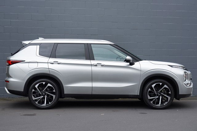 2025 Mitsubishi Outlander 2.5P XLS 2WD