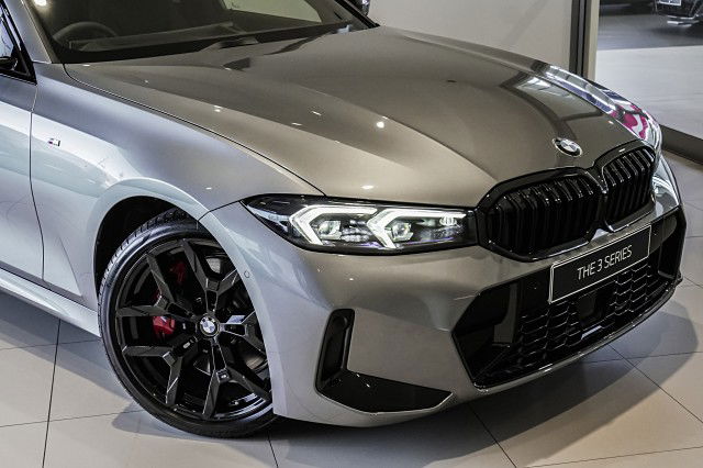 2025 BMW 320i Sedan