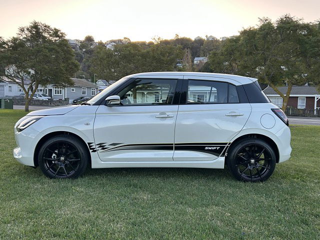 2025 Suzuki Swift SR 1.2Pmh/Cvt