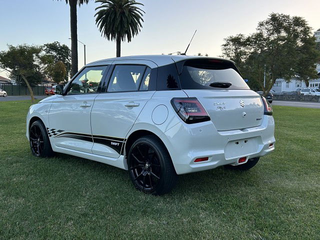 2025 Suzuki Swift SR 1.2Pmh/Cvt