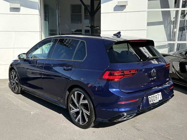 2023 Volkswagen Golf ETSI R-Line