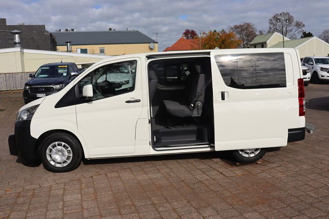 2021 Toyota Hiace ZR HVN 2.8DT/6AT