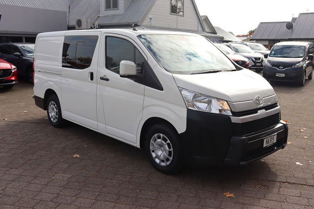 2021 Toyota Hiace ZR HVN 2.8DT/6AT