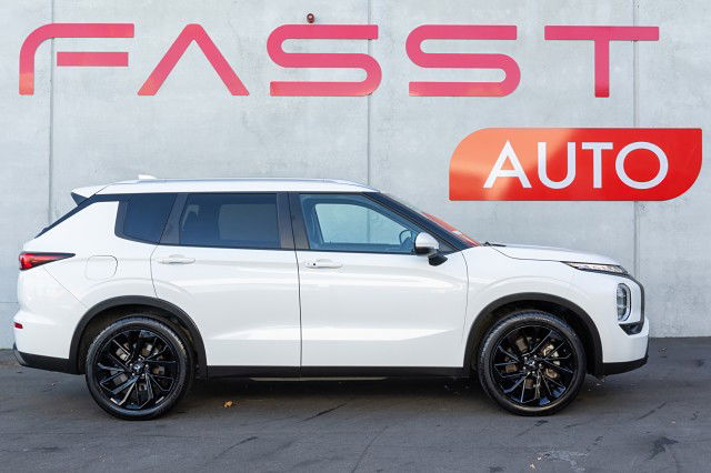 2023 Mitsubishi Outlander XLS 2.5P/CVT