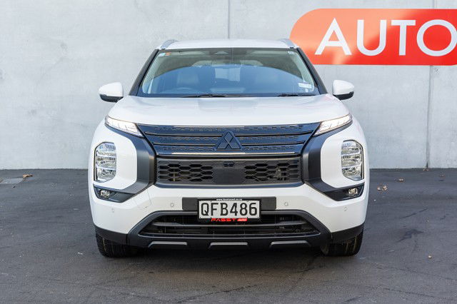 2023 Mitsubishi Outlander XLS 2.5P/CVT