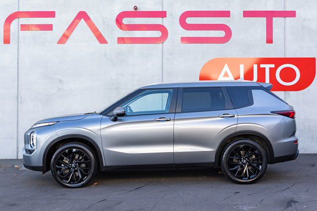 2023 Mitsubishi Outlander XLS 2.5P/CVT