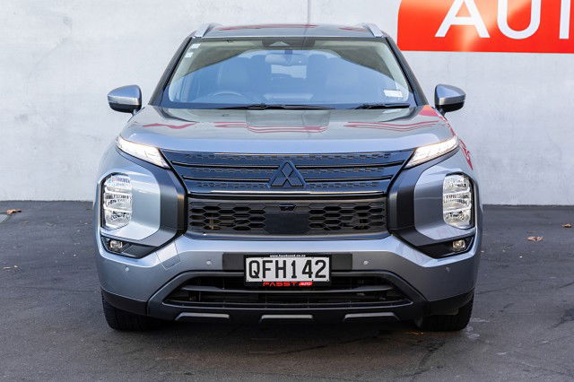 2023 Mitsubishi Outlander XLS 2.5P/CVT
