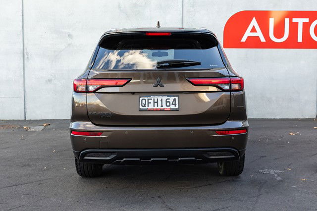 2023 Mitsubishi Outlander XLS 2.5P/4WD