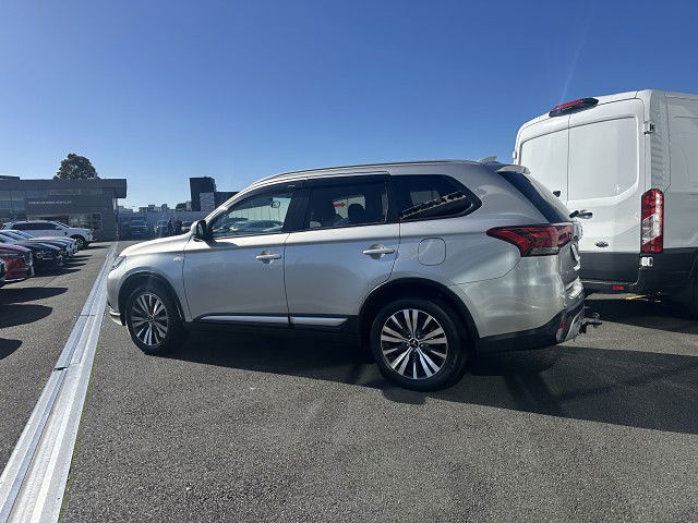 2019 Mitsubishi Outlander Ls 2.4P/Cvt