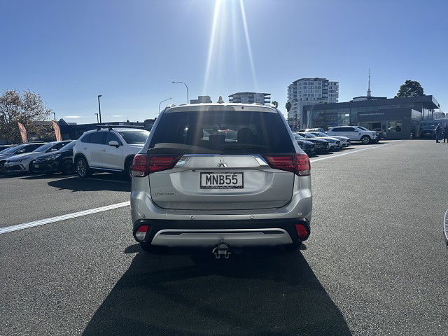 2019 Mitsubishi Outlander Ls 2.4P/Cvt