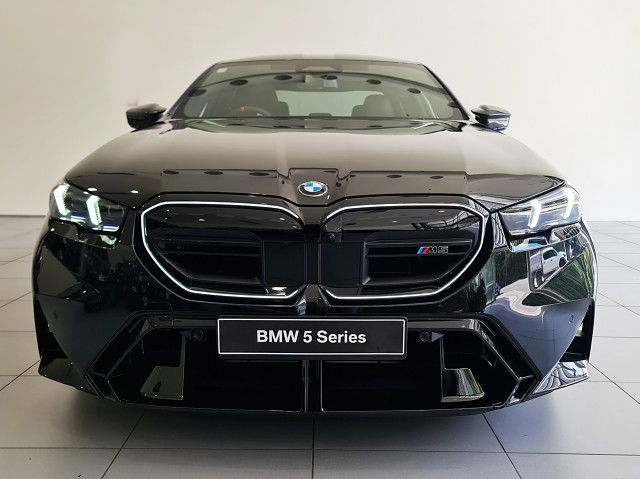 2025 BMW M5 PHEV