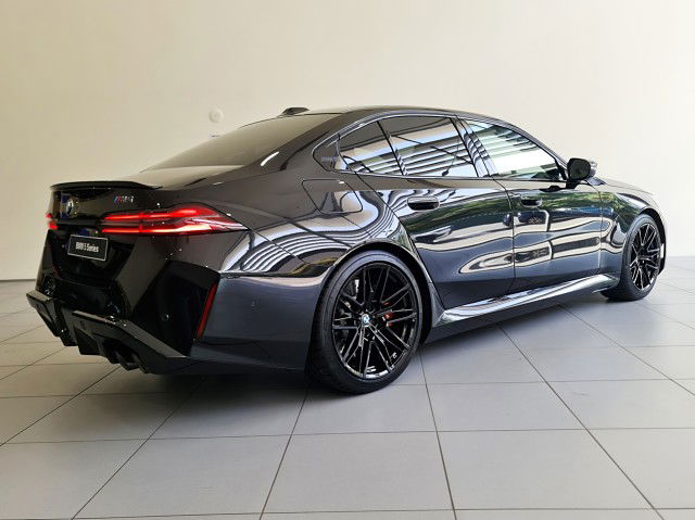 2025 BMW M5 PHEV