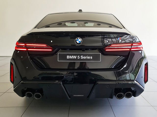 2025 BMW M5 PHEV