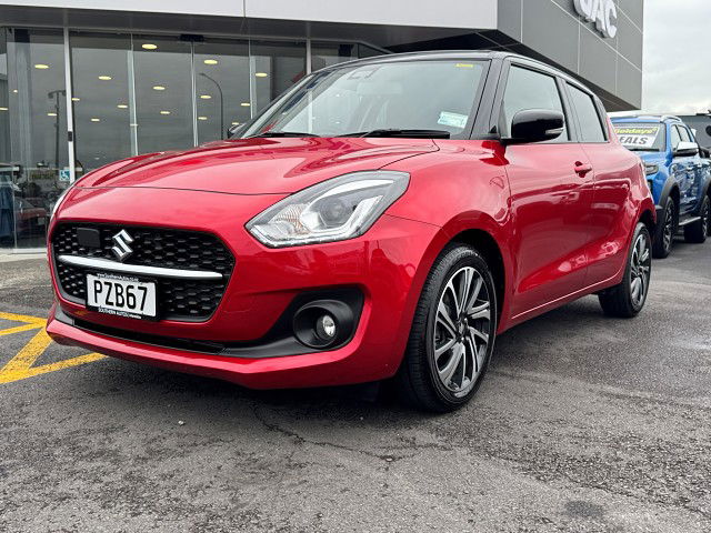 2023 Suzuki Swift RS Two-tone