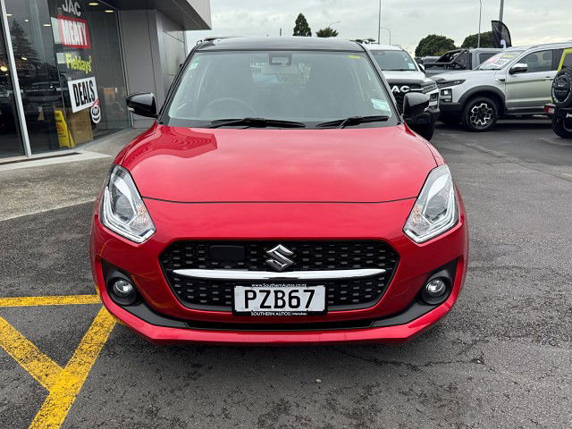 2023 Suzuki Swift RS Two-tone