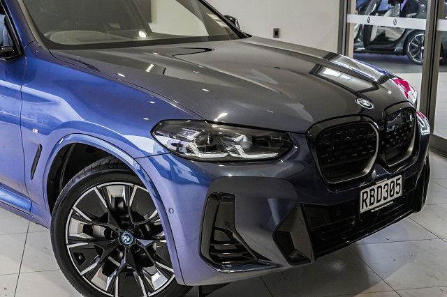 2025 BMW iX3 M Sport
