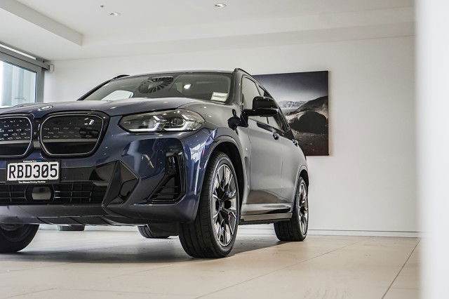 2025 BMW iX3 M Sport