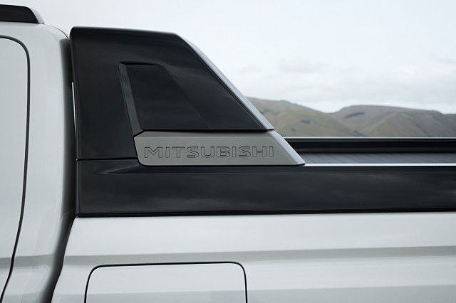 2025 Mitsubishi Triton DC WS 2.4D GSR 4WD 6AT
