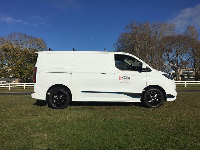 2025 Ford Transit CUSTOM 320 SPORT AWD