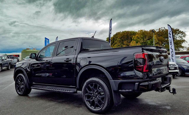 2024 Ford Ranger XLT | 4x4 | 2.0L | BLACK EDITION