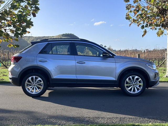 2025 Volkswagen T-Roc Life