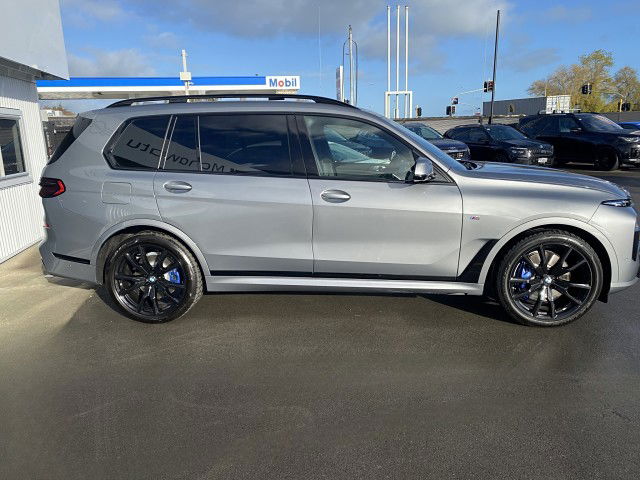 2025 BMW X7 xDrive 40D