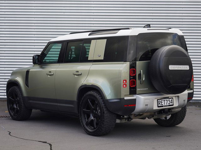 2022 Land Rover Defender 110 D240 S AWD 8A