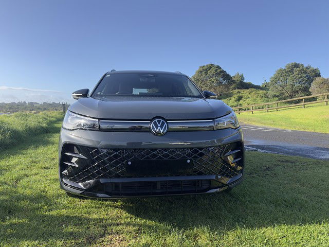 2025 Volkswagen Tiguan R-Line AWD